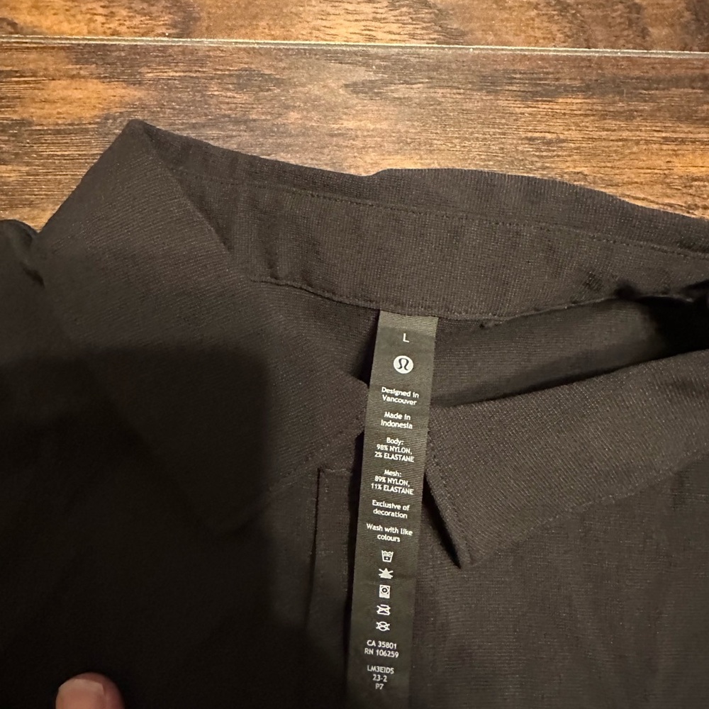 Men’s Lululemon Button Down - Picture 3 of 6